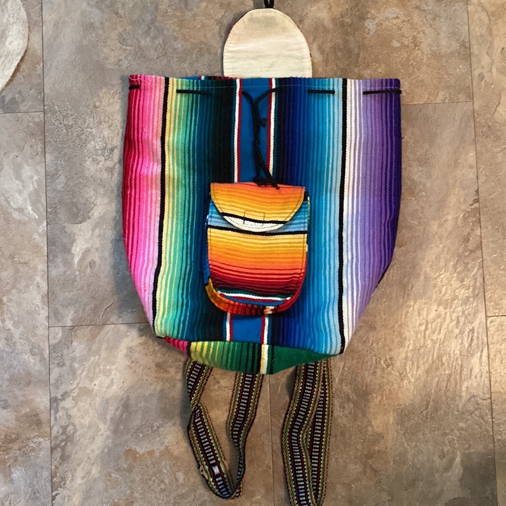 Serape pull string backpack - Picture 5 of 5